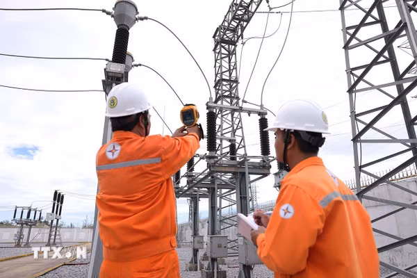 Quốc hội làm việc, thảo luận về Luật điện lực, Luật báo chí và nhiều dự án luật khác