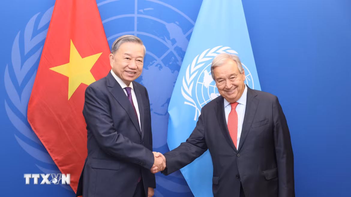 Nhân dịp tham dự Đại hội đồng Liên hợp quốc Khóa 79 và làm việc tại Hoa Kỳ, chiều 24/9/2024, giờ địa phương (sáng 25/9, giờ Việt Nam), tại thành phố New York, Tổng Bí thư, Chủ tịch nước Tô Lâm gặp Tổng thư ký Liên hợp quốc Antonio Guterres. (Ảnh: Lâm Khánh/TTXVN)
