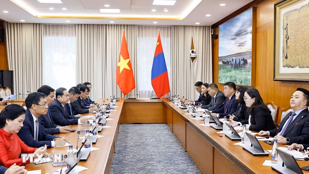 Chủ tịch Quốc hội Trần Thanh Mẫn tiếp Nhóm Nghị sỹ Hữu nghị Mông Cổ-Việt Nam. (Ảnh: Doãn Tấn/TTXVN)
