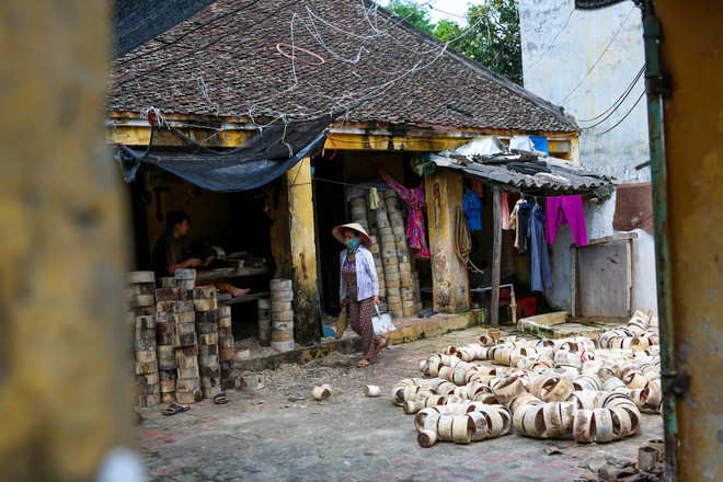 Trở về ngôi làng tuổi thơ, nơi giữ gìn đồ chơi trung thu truyền thống ảnh 2