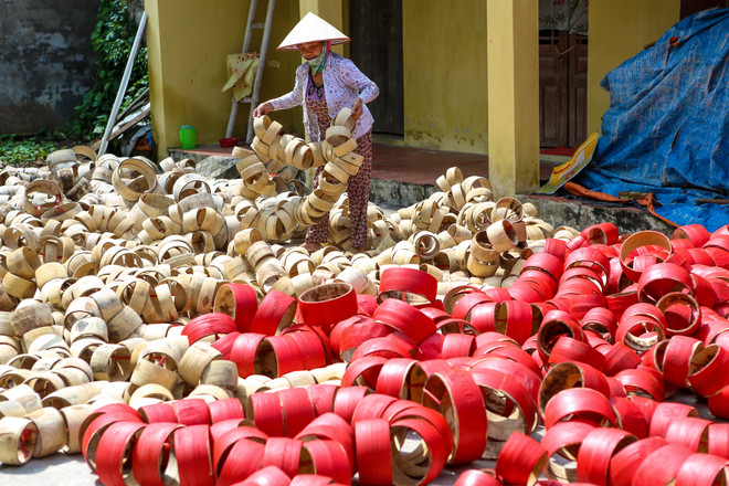 Trở về ngôi làng tuổi thơ, nơi giữ gìn đồ chơi trung thu truyền thống ảnh 3