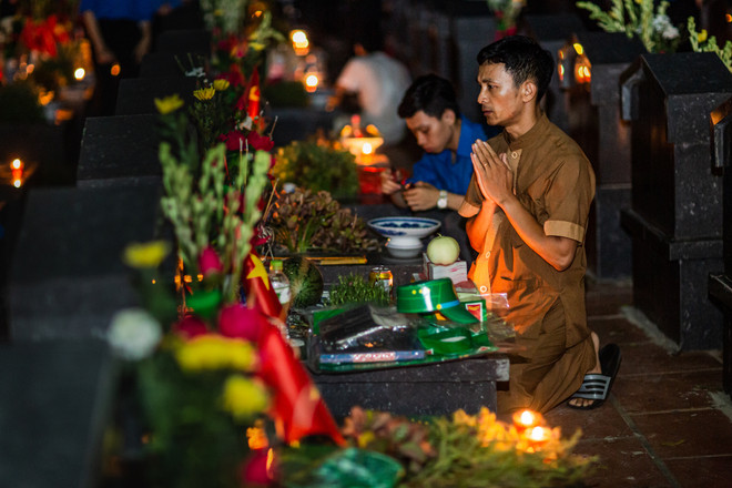 Những khoảnh khắc xúc động trong Lễ tri ân các anh hùng liệt sỹ ảnh 11