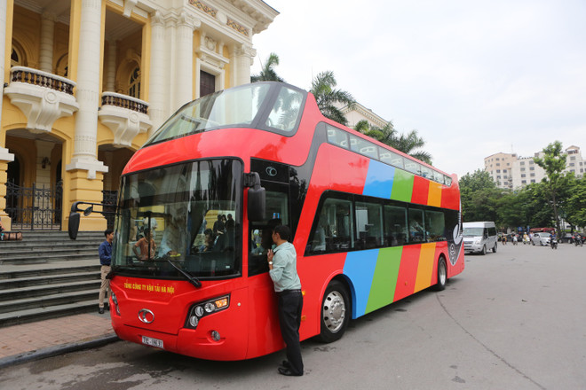 Cận cảnh xe buýt 2 tầng độc đáo phục vụ khách du lịch ở Hà Nội ảnh 3