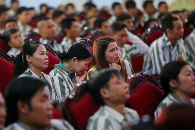 Khoảnh khắc hạnh phúc ngày đặc xá phạm nhân năm 2016 ảnh 4