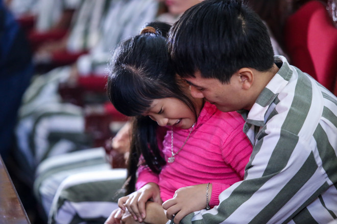 Khoảnh khắc hạnh phúc ngày đặc xá phạm nhân năm 2016 ảnh 6