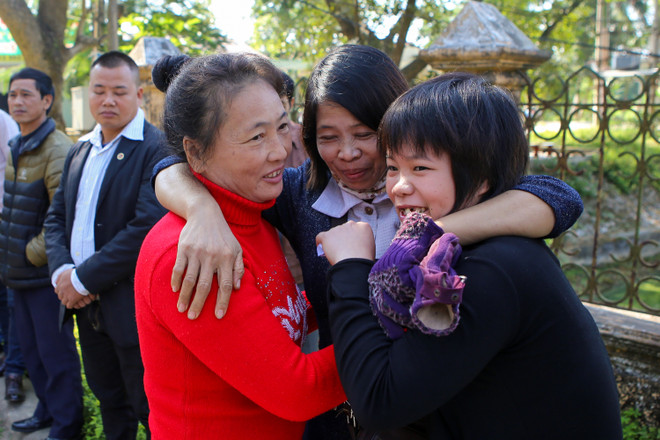 Khoảnh khắc hạnh phúc ngày đặc xá phạm nhân năm 2016 ảnh 16