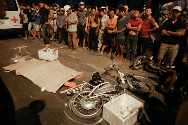 Hà Nội: Tránh xe chở rác, nữ sinh bị rơmoóc cán chết giữa đêm ảnh 1