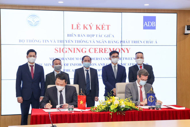 Bộ TT&TT hợp tác với ngân hàng ADB triển khai chuyển đổi số quốc gia ảnh 1