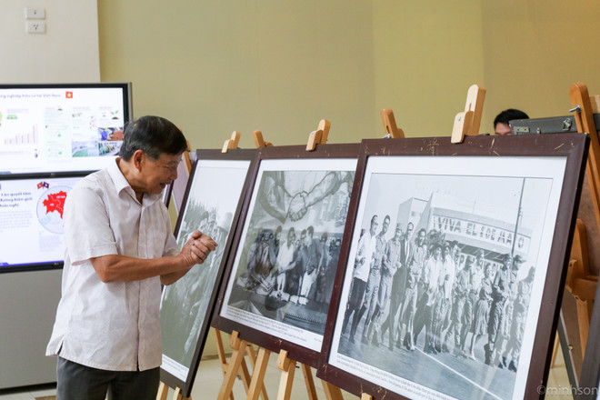 TTXVN khai mạc triển lãm ảnh về huyền thoại Che Guevara ảnh 10