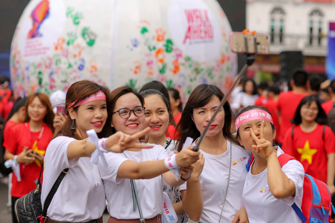 Giới trẻ xếp hình sao năm cánh hưởng ứng Ngày Sở hữu trí tuệ thế giới ảnh 10