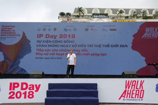 Giới trẻ xếp hình sao năm cánh hưởng ứng Ngày Sở hữu trí tuệ thế giới ảnh 6