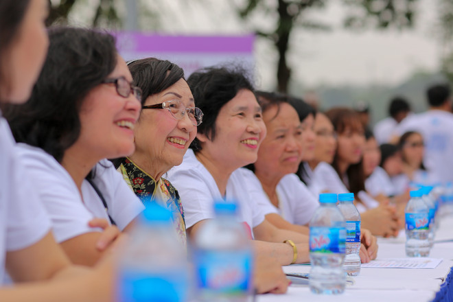 Giới trẻ xếp hình sao năm cánh hưởng ứng Ngày Sở hữu trí tuệ thế giới ảnh 3