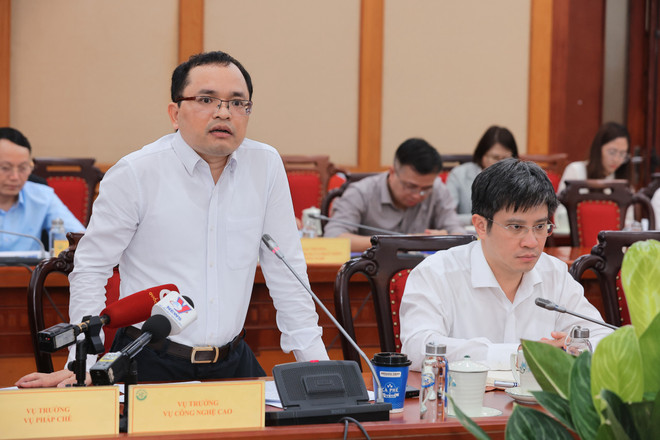 Phó Vụ trưởng Vụ Công nghệ cao ông Trần Anh Tú phát biểu tại Họp báo. (Ảnh: Bộ Khoa học và Công nghệ) z5334513261981_d43f3475c312c1b6771faf6d6ad1d8c1.jpg