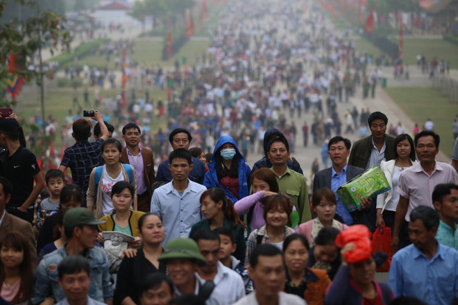 Giỗ tổ tại Đền Hùng bất ngờ vắng vẻ trong ngày khai hội ảnh 13