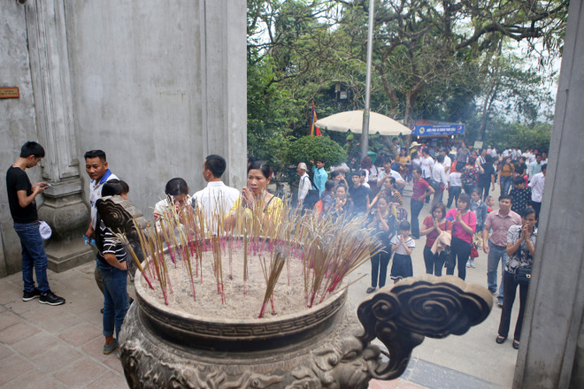 Đền Hùng nhộn nhịp trước khai lễ, hàng nghìn du khách đổ về dâng hương ảnh 13