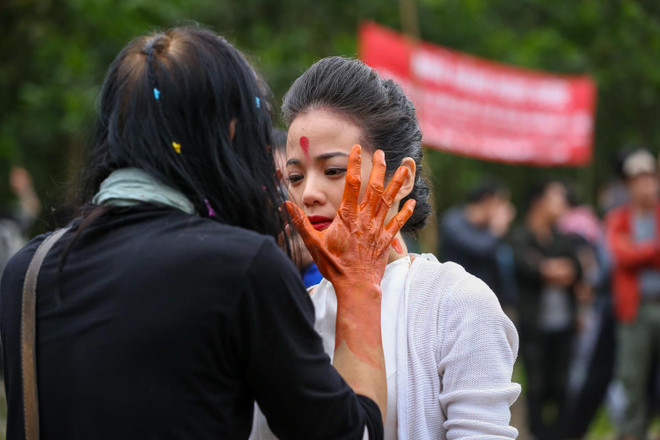 Nghệ sỹ Đào Anh Khánh 'hóa điên' trong Đáo Xuân Chín ảnh 9