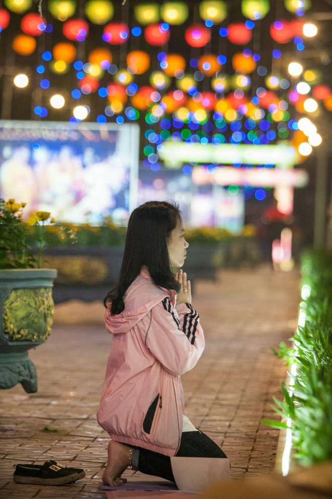 Hà Nam: Lễ cầu an đầu năm dành riêng cho giới trẻ tại chùa Ninh Tảo ảnh 12