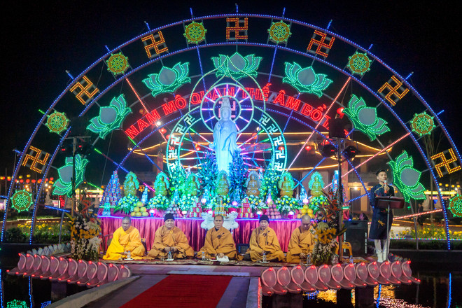 Hà Nam: Lễ cầu an đầu năm dành riêng cho giới trẻ tại chùa Ninh Tảo ảnh 7