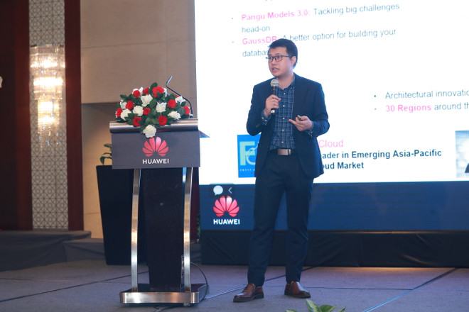 Theo ông Đào Quang Vinh, thị trường điện toán đám mây Việt Nam đang trong quá trình phát triển và rất hấp dẫn với các nhà đầu tư. (Ảnh: Huawei) Mr. Đào Quang Vinh.JPG