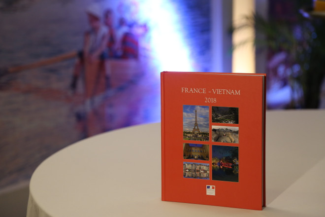 Ra mắt ấn phẩm đặc biệt kỷ niệm tình hữu nghị Pháp-Việt Nam ảnh 1