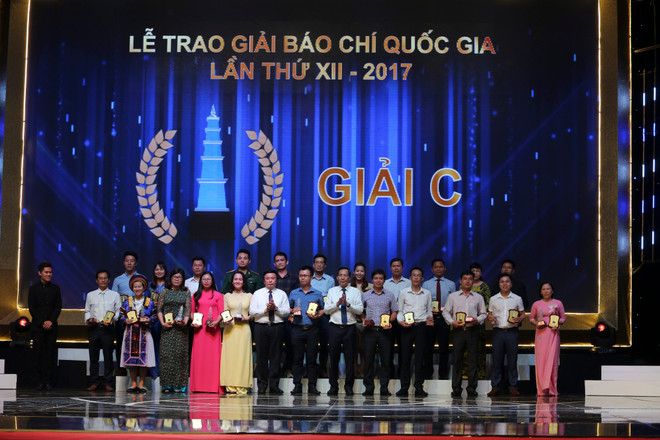 [Photo] Toàn cảnh lễ trao Giải Báo chí quốc gia 2017 ảnh 5