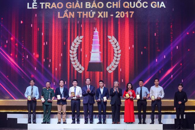 [Photo] Toàn cảnh lễ trao Giải Báo chí quốc gia 2017 ảnh 11