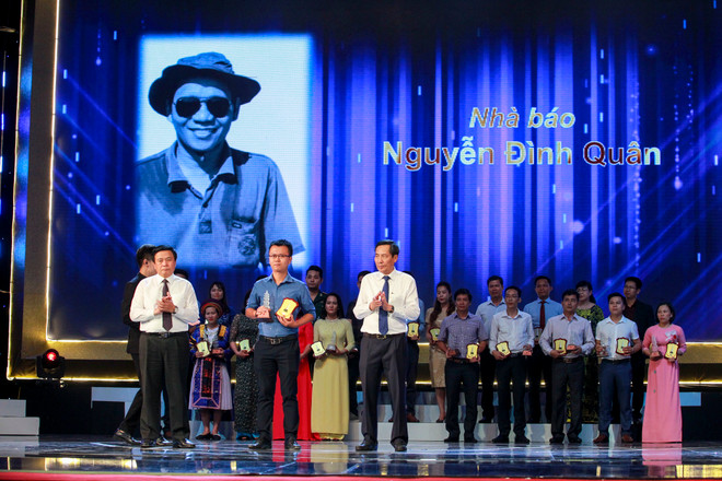 [Photo] Toàn cảnh lễ trao Giải Báo chí quốc gia 2017 ảnh 6