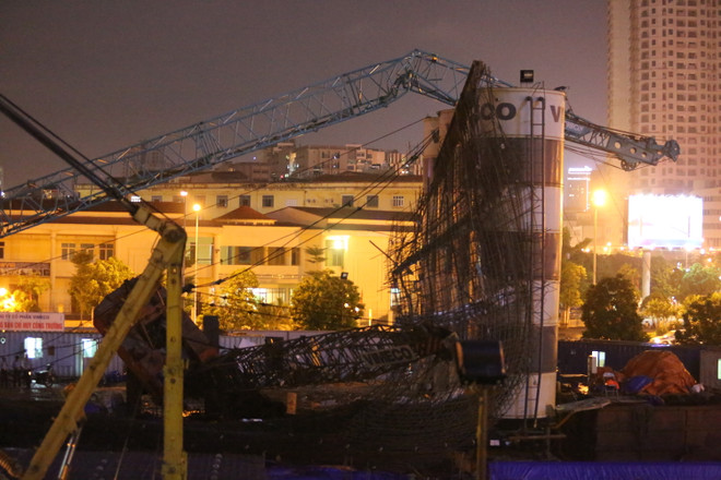 Hà Nội: Hai cần cẩu bất ngờ gãy đổ tại công trường ảnh 8