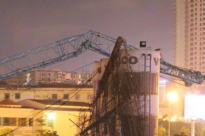 Hà Nội: Hai cần cẩu bất ngờ gãy đổ tại công trường ảnh 3