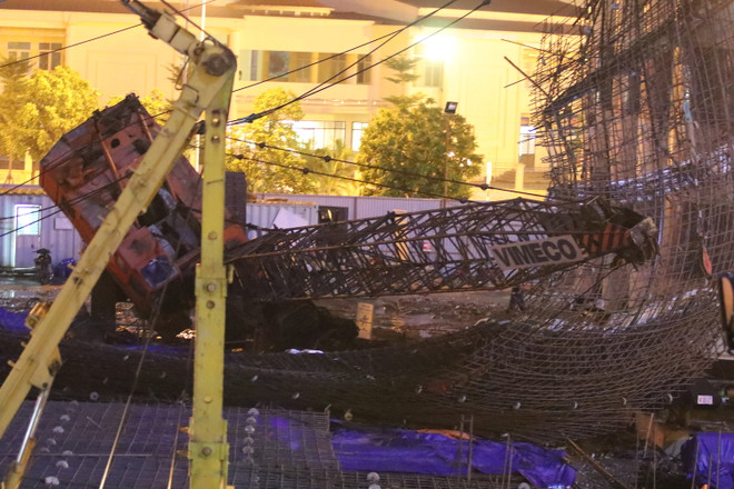 Hà Nội: Hai cần cẩu bất ngờ gãy đổ tại công trường ảnh 4