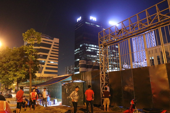 Hà Nội: Hai cần cẩu bất ngờ gãy đổ tại công trường ảnh 2