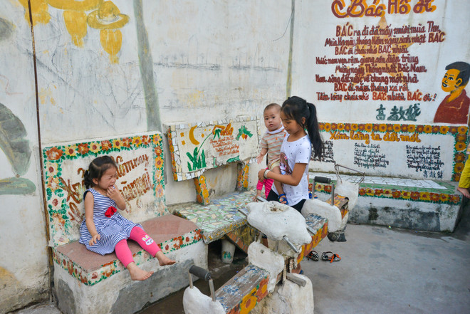 Khám phá những bích họa có một không hai trong con ngõ nhỏ Hà Nội ảnh 12