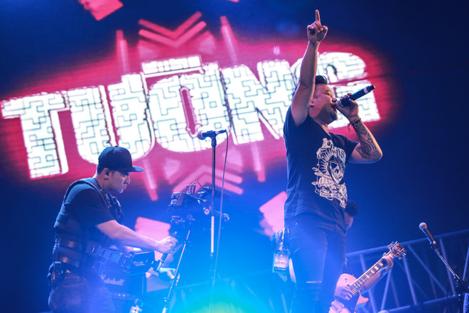 Dàn sao Việt “cháy” cùng live show Đôi bàn tay thắp lửa ảnh 6