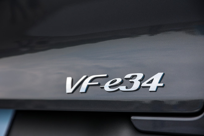 Chi tiết mẫu ôtô điện VinFast VF e34 mới bàn giao cho người dùng Việt ảnh 9