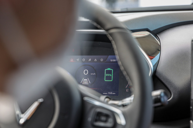 Chi tiết mẫu ôtô điện VinFast VF e34 mới bàn giao cho người dùng Việt ảnh 19