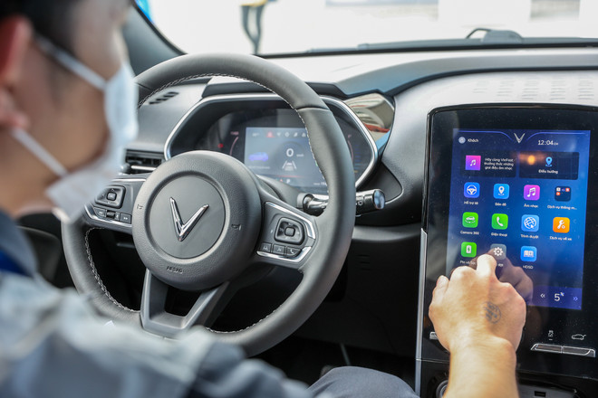 Chi tiết mẫu ôtô điện VinFast VF e34 mới bàn giao cho người dùng Việt ảnh 18