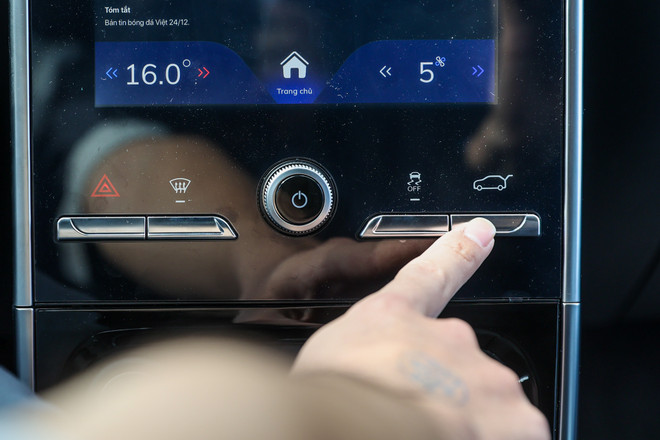 Chi tiết mẫu ôtô điện VinFast VF e34 mới bàn giao cho người dùng Việt ảnh 20