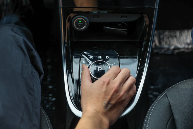 Chi tiết mẫu ôtô điện VinFast VF e34 mới bàn giao cho người dùng Việt ảnh 22