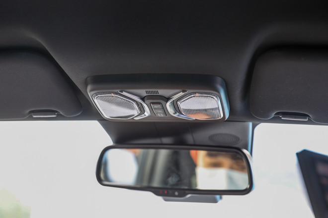 Chi tiết mẫu ôtô điện VinFast VF e34 mới bàn giao cho người dùng Việt ảnh 27