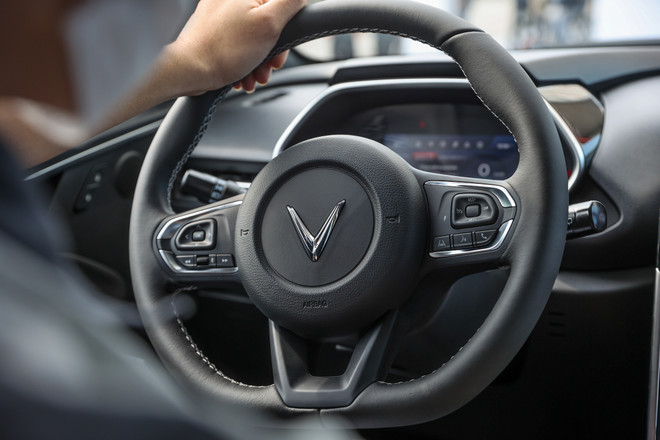 Chi tiết mẫu ôtô điện VinFast VF e34 mới bàn giao cho người dùng Việt ảnh 23
