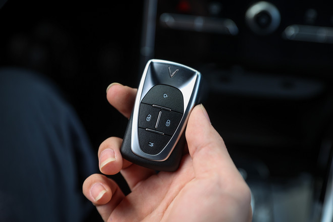 Chi tiết mẫu ôtô điện VinFast VF e34 mới bàn giao cho người dùng Việt ảnh 25