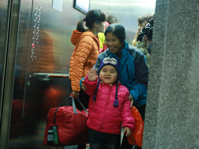 Xúc động chuyến xe cuối năm chở bệnh nhi về quê ăn Tết ảnh 5