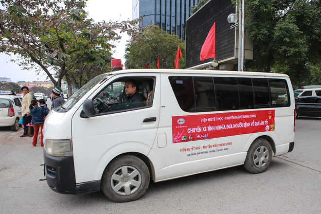 Xúc động chuyến xe cuối năm chở bệnh nhi về quê ăn Tết ảnh 13