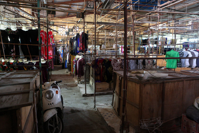 Hà Nội: Chợ Ngã Tư Sở ế ẩm, tiểu thương "sống dở chết dở" ảnh 8