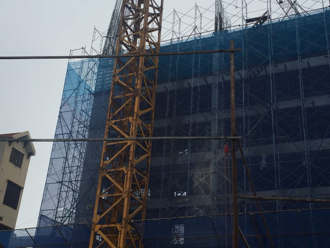 Hà Nội: Giàn giáo bất ngờ đổ sập, nghi vấn có người thiệt mạng ảnh 1