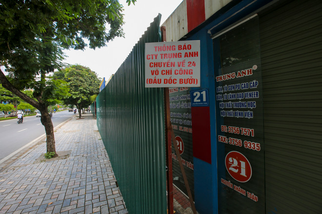 Hàng quán vẫn nhộn nhịp đón khách sau lệnh cưỡng chế mương Nghĩa Đô ảnh 4