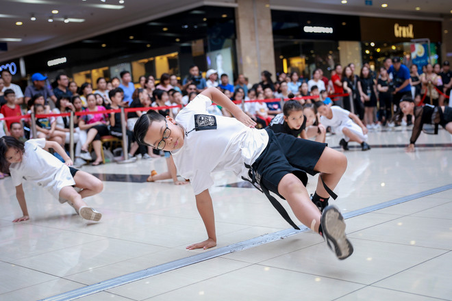 300 bạn nhỏ tham gia tuyển chọn vở đại vũ kịch "Sắc màu tuổi thơ" ảnh 6