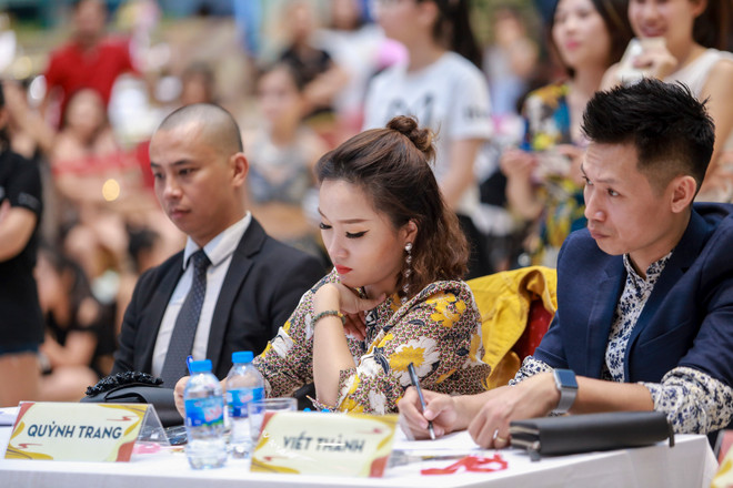 300 bạn nhỏ tham gia tuyển chọn vở đại vũ kịch "Sắc màu tuổi thơ" ảnh 7