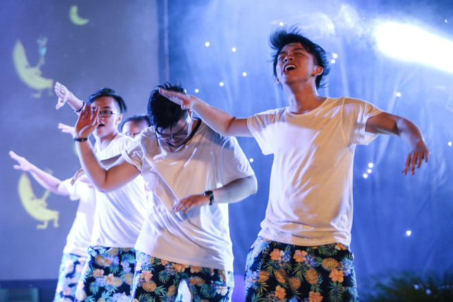 Học sinh Chu Văn An nhận thẻ cử tri trong ngày Lễ trưởng thành ảnh 12