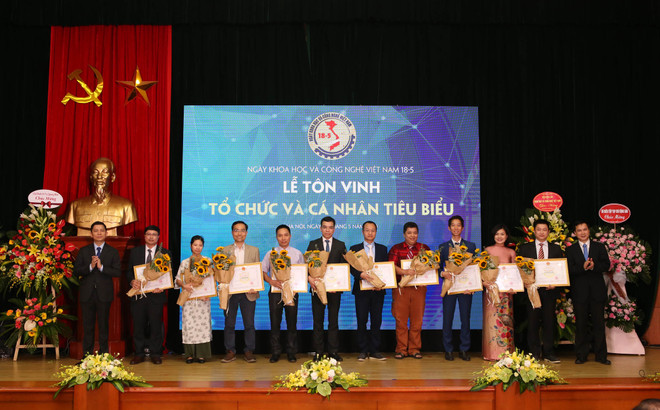 Vinh danh các cá nhân tại lễ kỷ niệm Ngày Khoa học Công nghệ Việt Nam ảnh 3